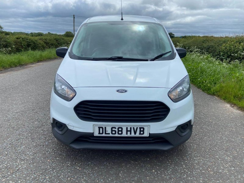 FORD TRANSIT COURIER