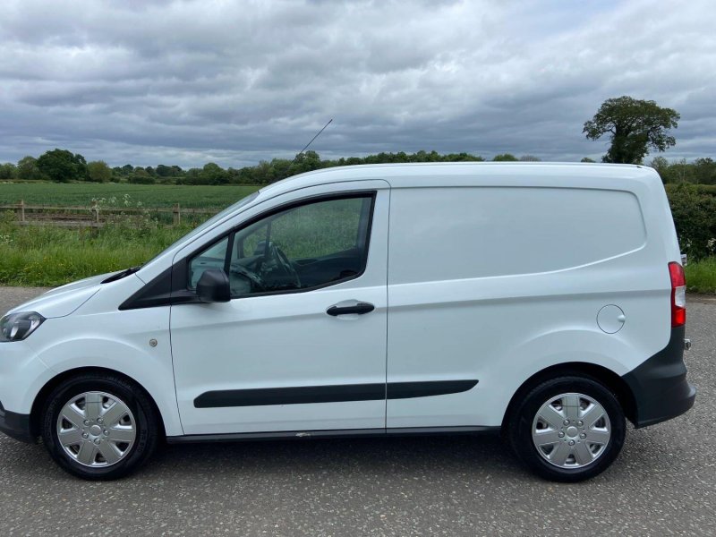 FORD TRANSIT COURIER