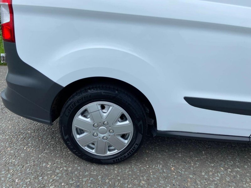 FORD TRANSIT COURIER