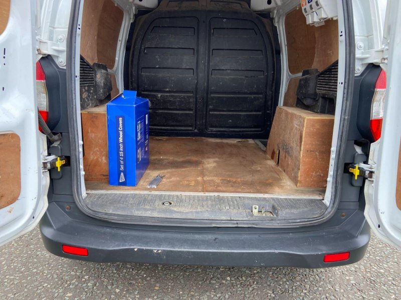 FORD TRANSIT COURIER