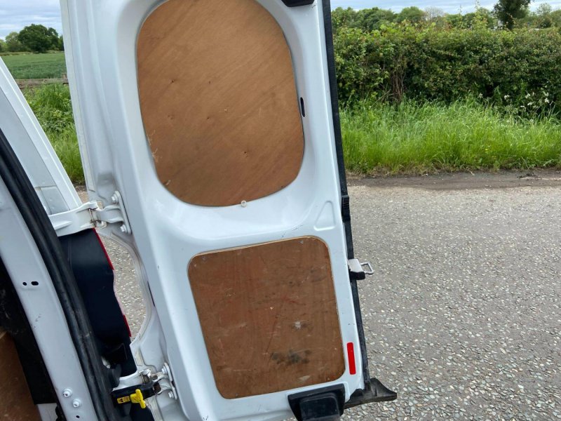 FORD TRANSIT COURIER