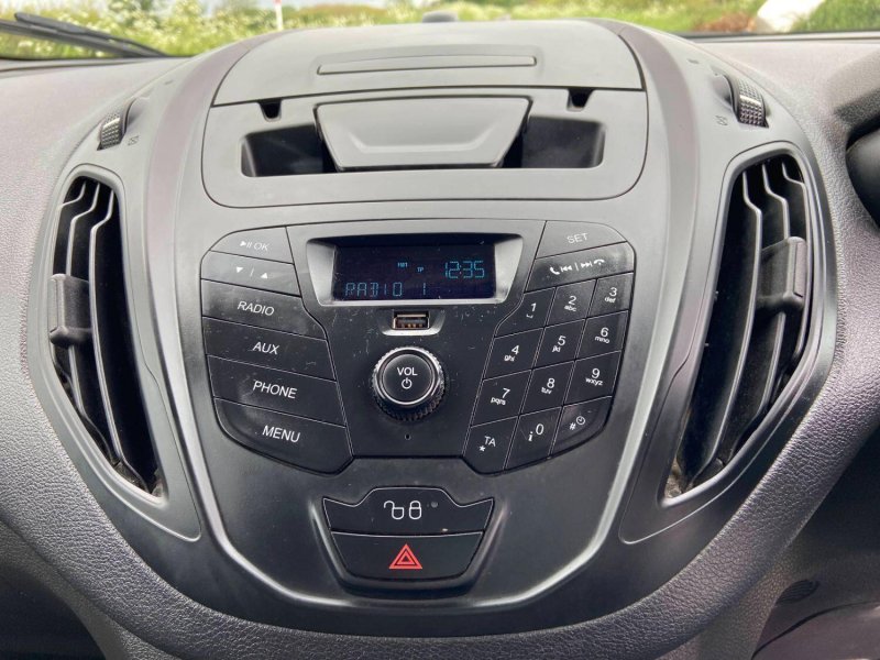FORD TRANSIT COURIER