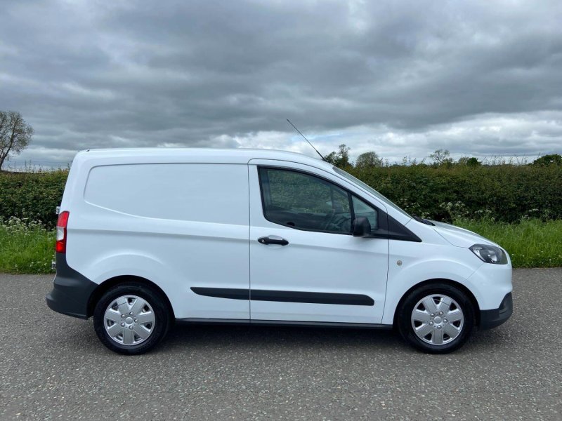 FORD TRANSIT COURIER