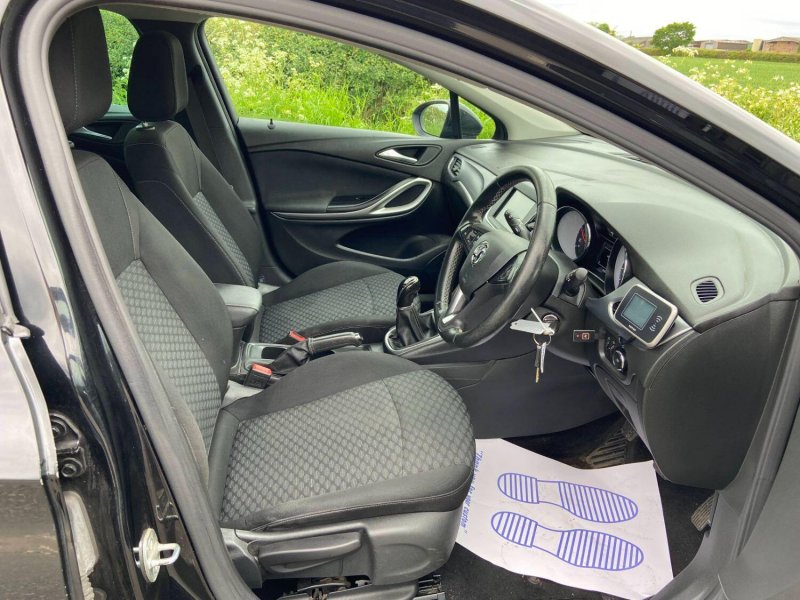 VAUXHALL ASTRA