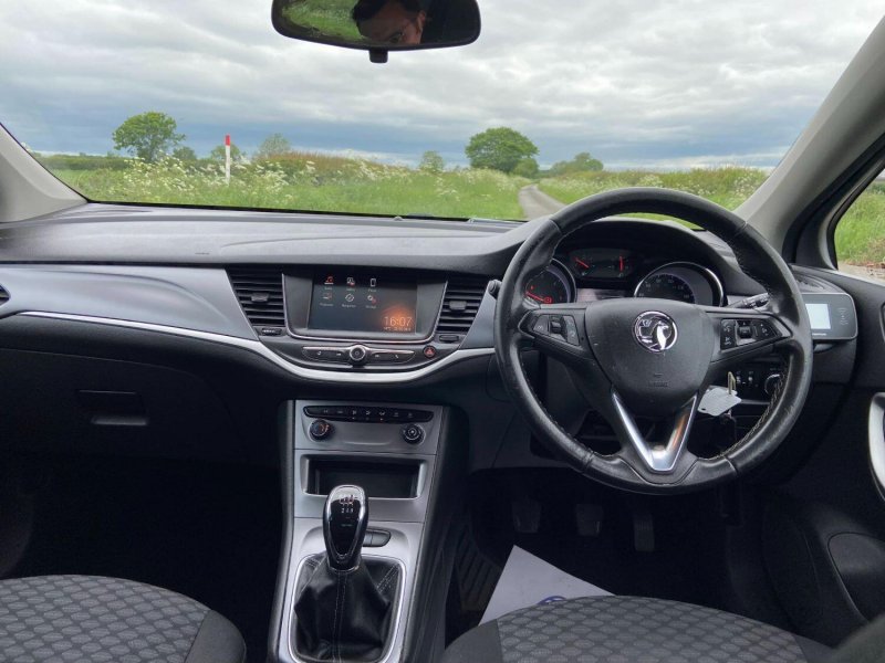 VAUXHALL ASTRA