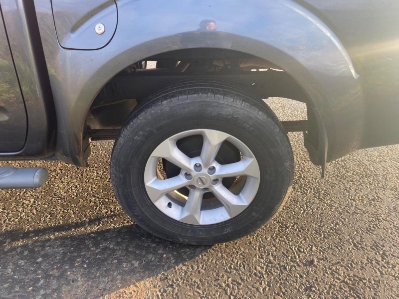 NISSAN NAVARA