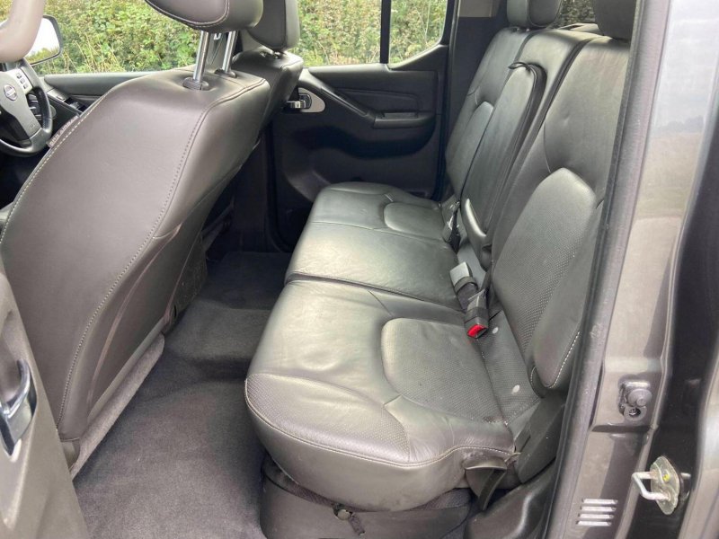NISSAN NAVARA