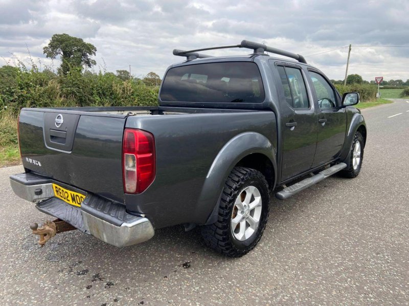 NISSAN NAVARA