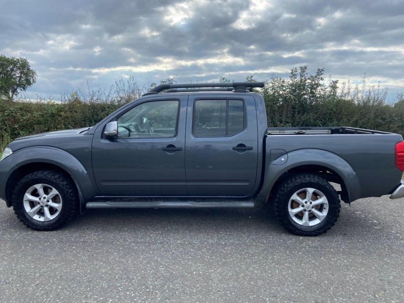 NISSAN NAVARA