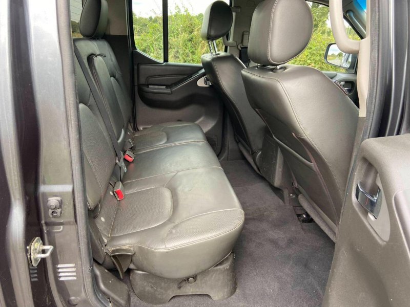 NISSAN NAVARA