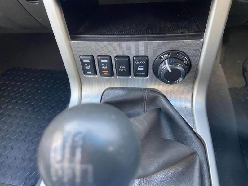 NISSAN NAVARA