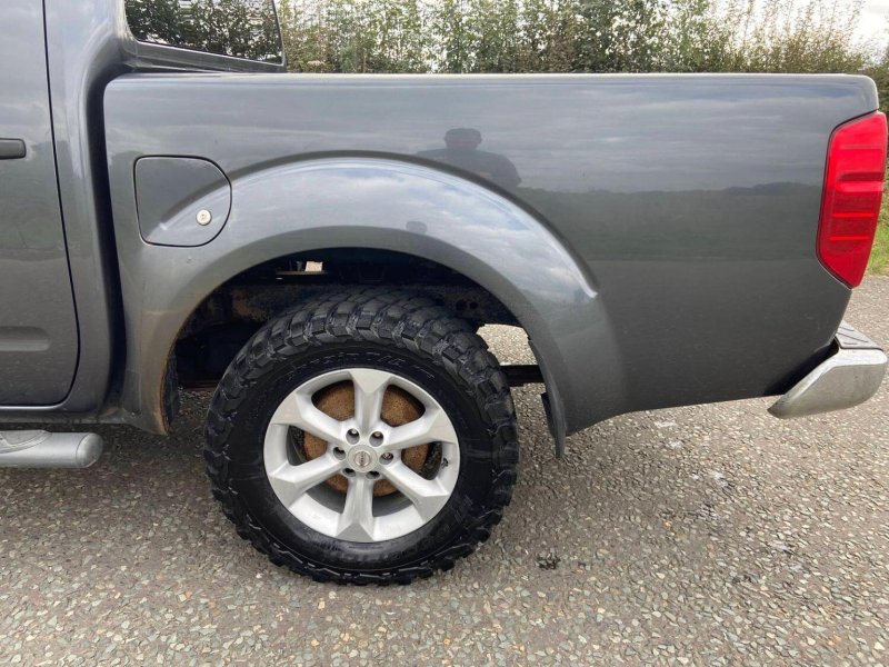 NISSAN NAVARA