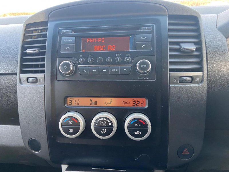 NISSAN NAVARA