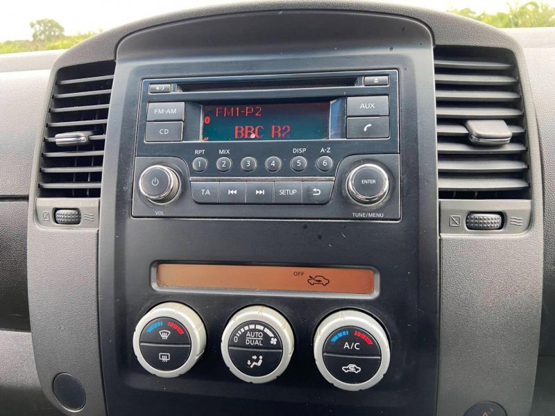 NISSAN NAVARA