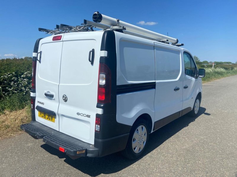 VAUXHALL VIVARO