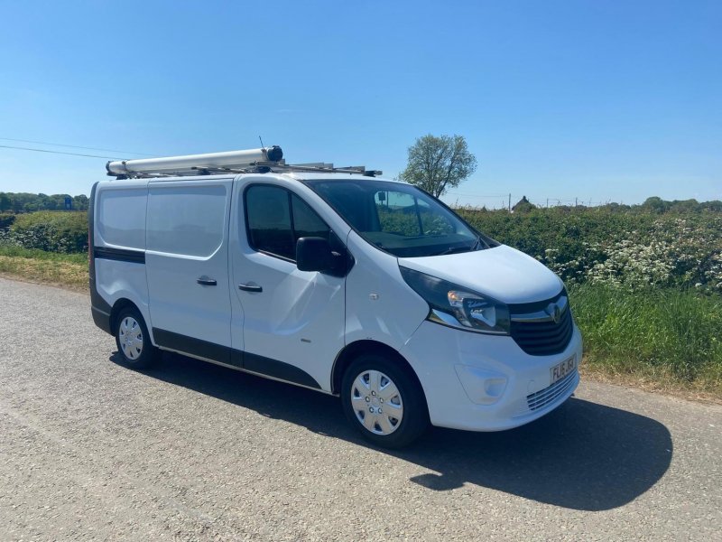 VAUXHALL VIVARO