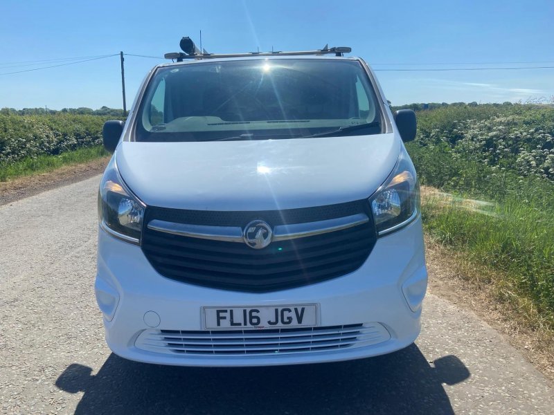 VAUXHALL VIVARO