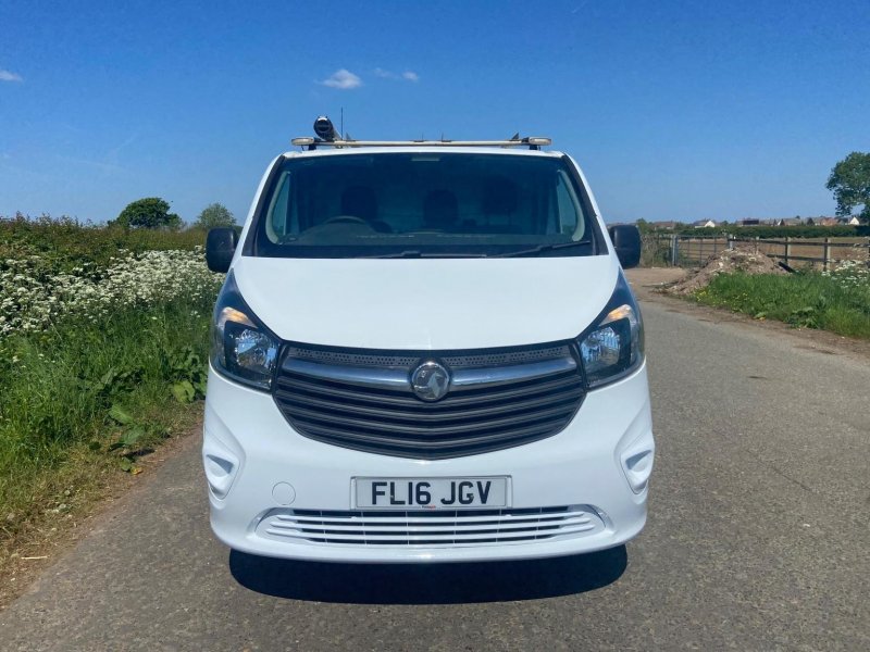 VAUXHALL VIVARO