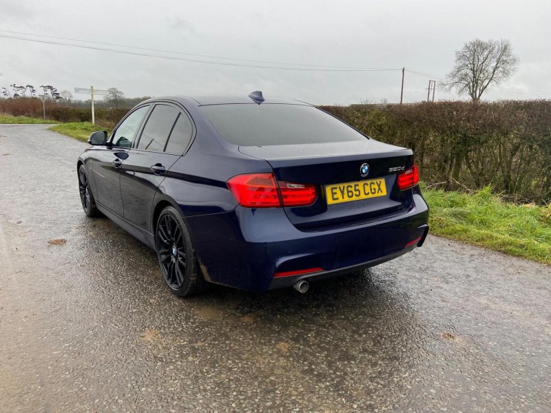 BMW 3 SERIES