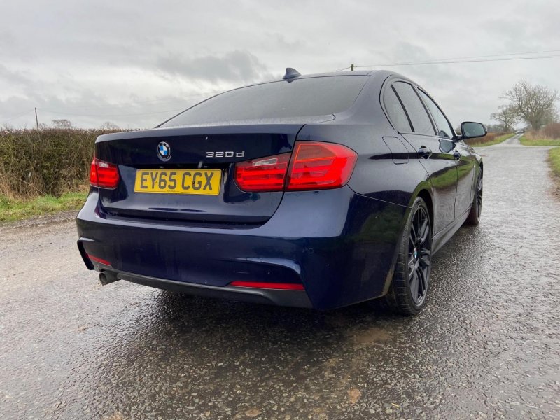 BMW 3 SERIES
