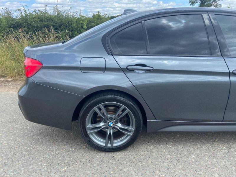 BMW 3 SERIES