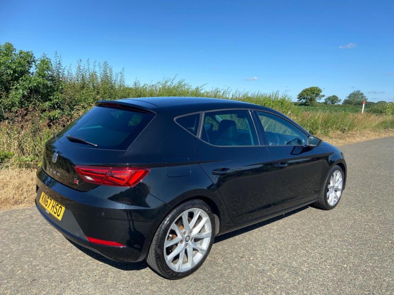SEAT LEON