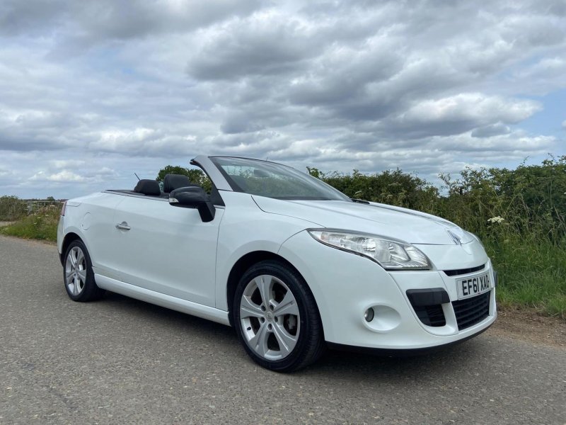 RENAULT MEGANE 1.9 dCi Dynamique TomTom Euro 5 2dr